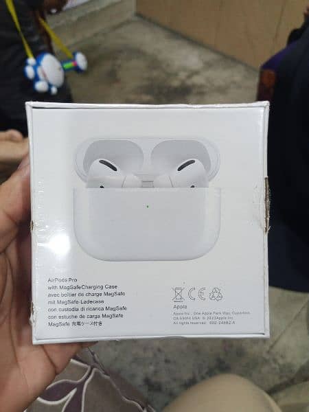 Air Pods pro (Apple) Made in USA 2