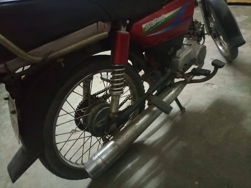 super star bike Hai condition saw Hai bike b first owner Hai 4