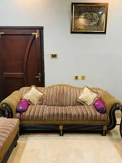 7 seater sofa set. .