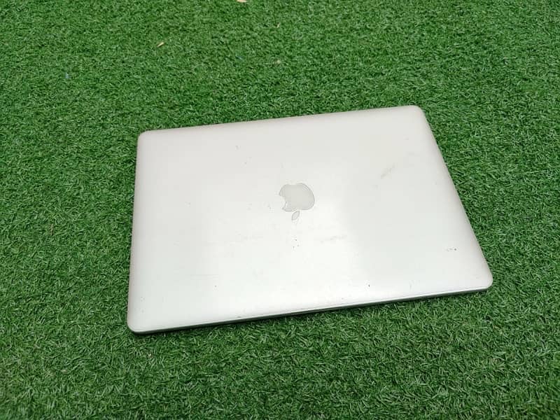 Macbook Pro late 2013 (15" 8/256) 1