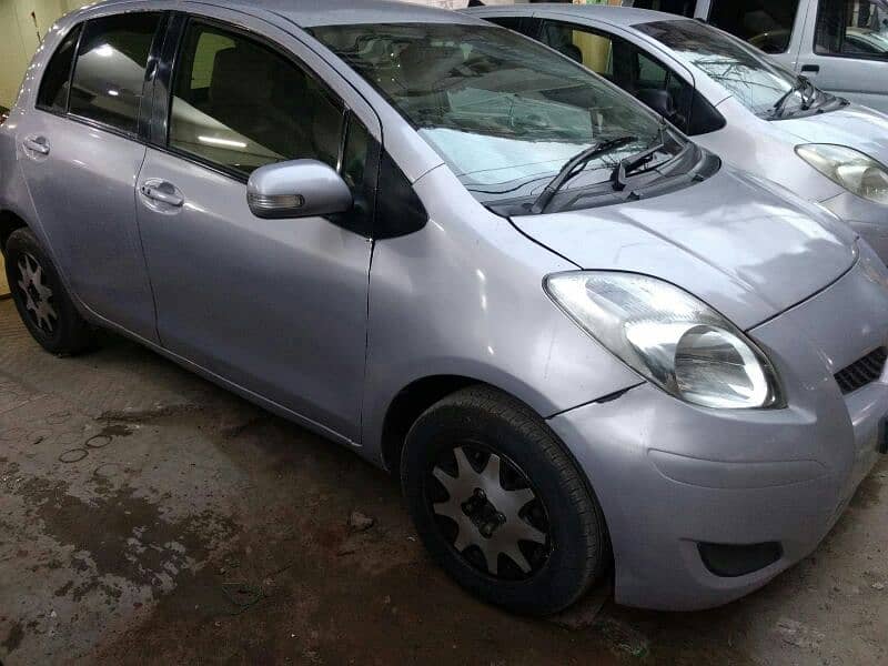 Toyota Vitz 2008 - 2011 1