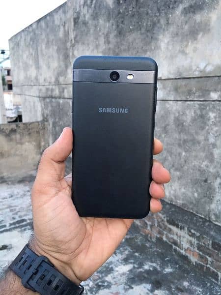 Samsung Galaxy J7 prime 4