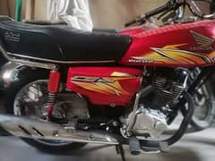 Honda 125 red