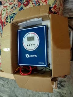 ziewnic Marvel 2.8 kva hybrid solar inverter model only six month use