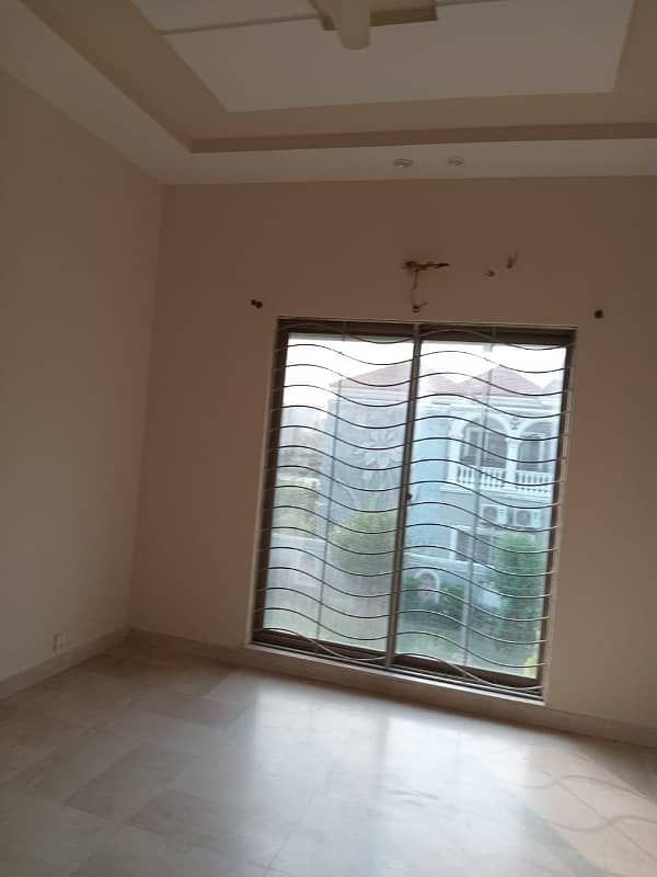 One Kanal Modern Bungalow Urgent For Sale FF-Block DHA Phase 4 Lahore 11