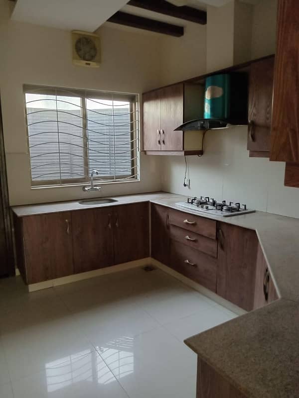 One Kanal Modern Bungalow Urgent For Sale FF-Block DHA Phase 4 Lahore 16