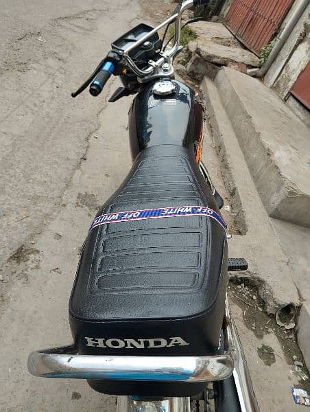 Honda 125 urgent sale 2018 model contact 03288833330=03260145866whatwp 6