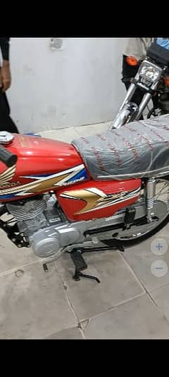 Honda Cg125 2020 model showroom condition only 390km running brand new