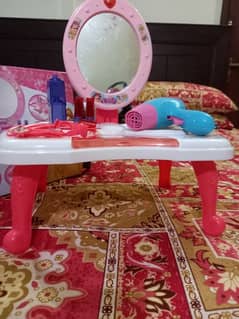 dolls dressing table with accessories and pack of 4 dolls with Alouf