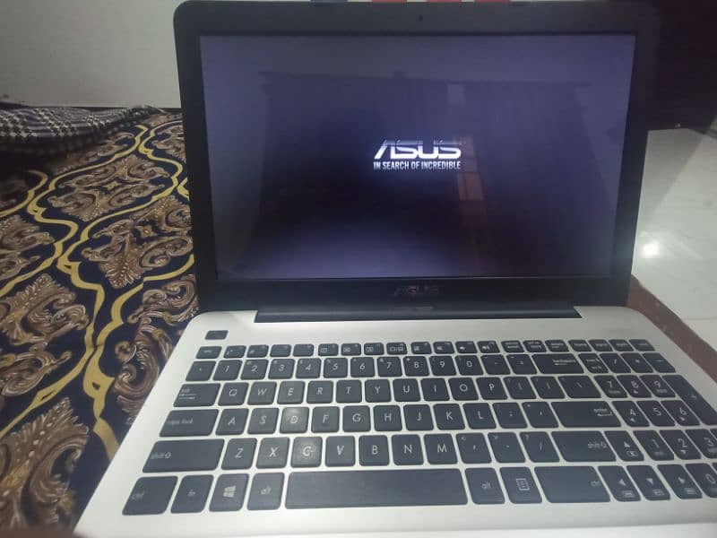 ASUS Laptop 8