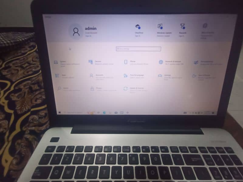 ASUS Laptop 13