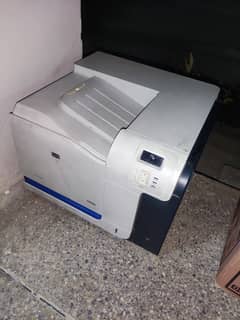 HP Color LaserJet CP3525n Printer