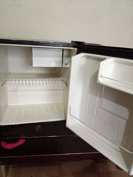 Room and Office Fridge very good Condition like new 2