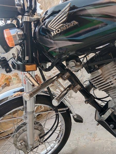 bike bilkul ok hai janwan 9000 chala ha 03086249908 0