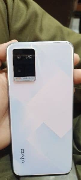 Vivo Y21 4