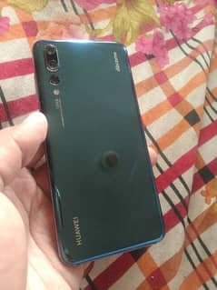 p20 pro 6/128 with genuine fast charger best condition exchange posble