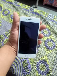 I phone 8plus pta 256 bety Cheing he achi Eli Abhi 20din hui