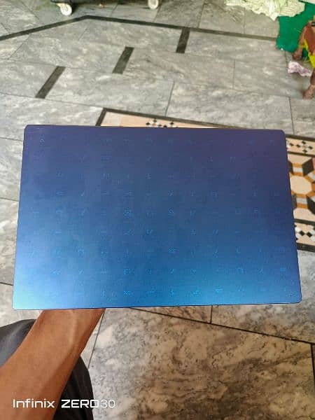 Asus laptop ultra slim Exchange possible 1