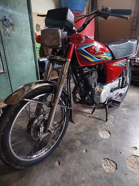 Honda cg 125 2018 model new condition karachi registered 0