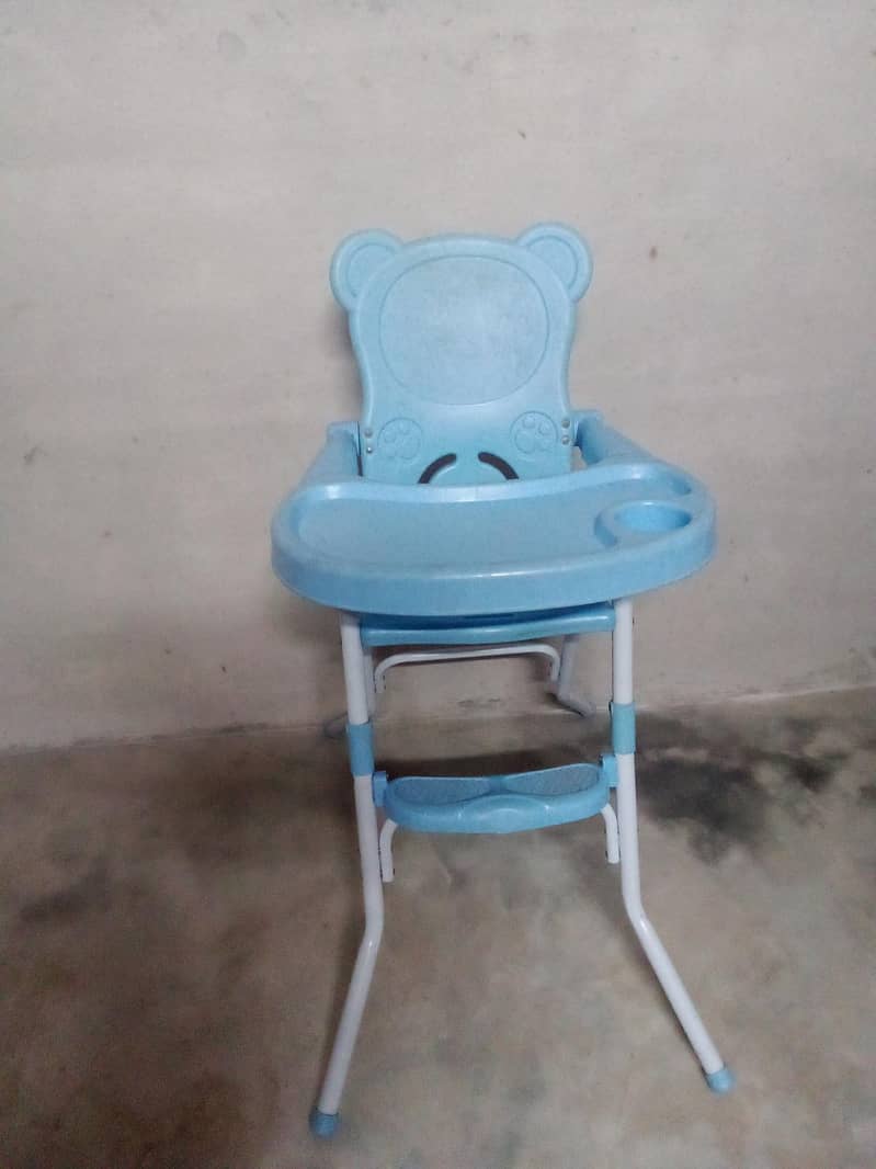 Baby High Chair foldable with belt, box, and tray 3