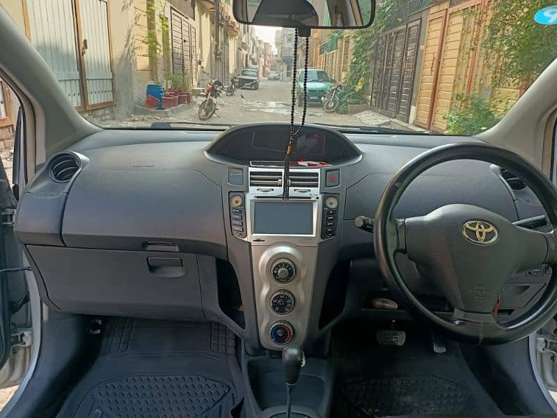 Toyota Vitz 2005 16