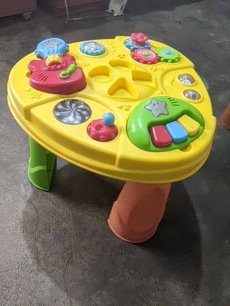 baby booster seat and playing table 9