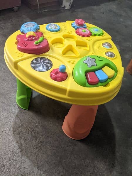 baby booster seat and playing table 10