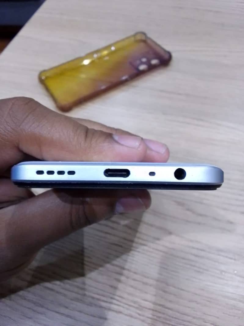 Realme 94g Mobile 10 by 10 Condition 2