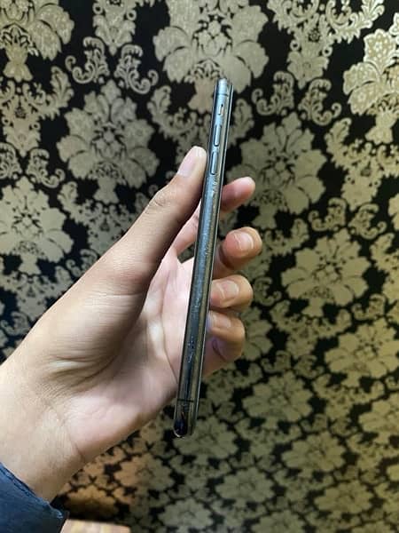 IPhone XsMax 256GB PTA 4