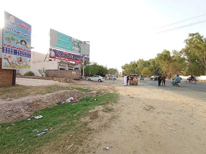 1.5 Marla Commercial Plot Available For Sale Near Service 
Morh
 Grand Trunk Road Gujrat 11