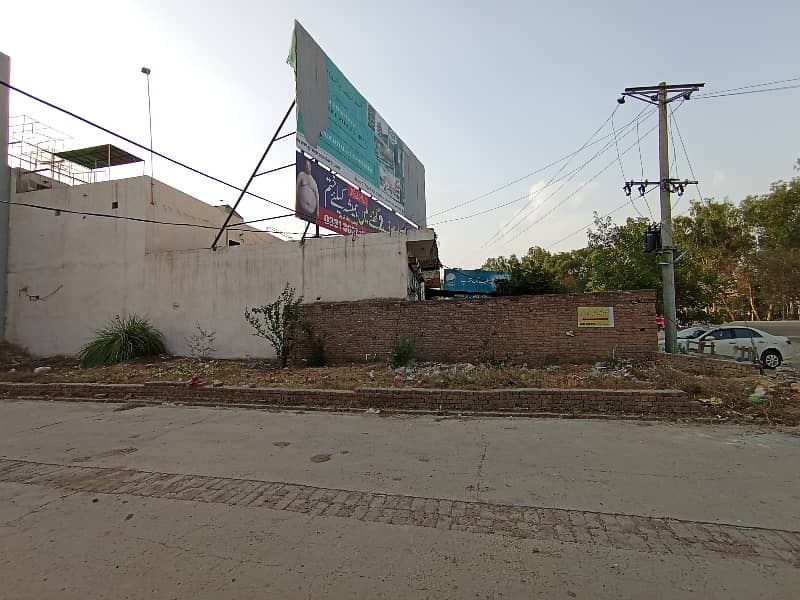 1.5 Marla Commercial Plot Available For Sale Near Service 
Morh
 Grand Trunk Road Gujrat 14