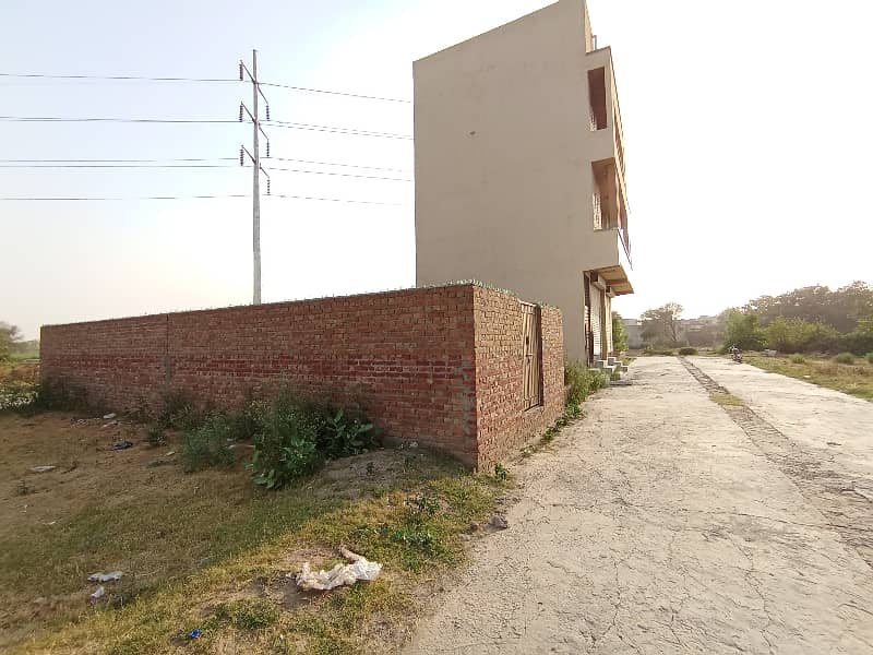 1.5 Marla Commercial Plot Available For Sale Near Service 
Morh
 Grand Trunk Road Gujrat 15