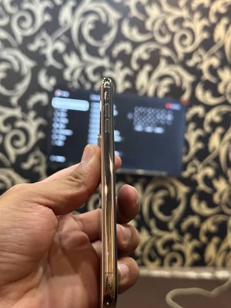 IPHONE XS MAX 256GB JV SIM PTA 5