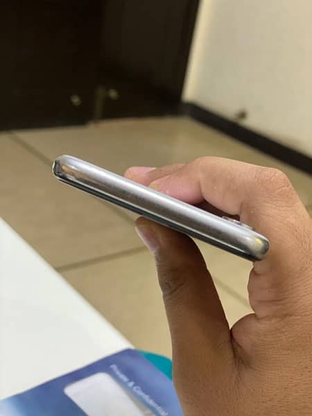 iPhone X 256 GB 11