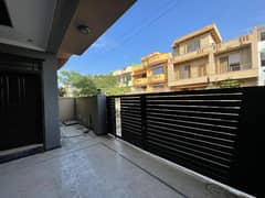 30x60 Double Storey House For Sale In G-13/2 Islamabad 0