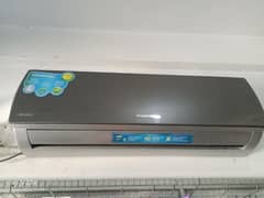 Kenwood 1.5 ton DC inverter heat and cool 0