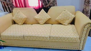 5 seater sofa along with table