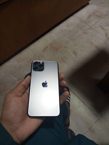 iphone 11 pro 3