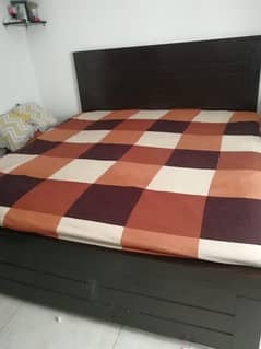 Bed set wooden for sale