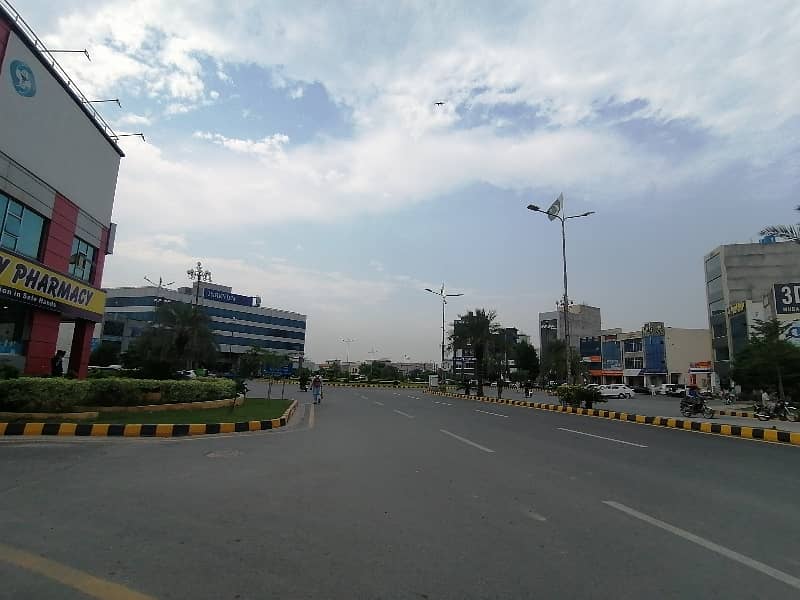 Ready To Buy A Prime Location Residential Plot In Park View City - Diamond Block Lahore 5