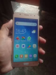 Samsung J7