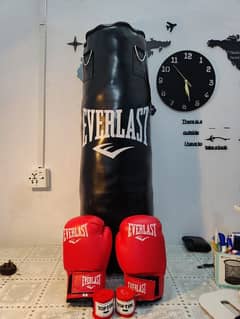 It is boxing pad and boxing gloves and hand wraps with best quality.