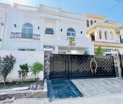 Luxurious 10 Marla Fully Furnished House for Sale