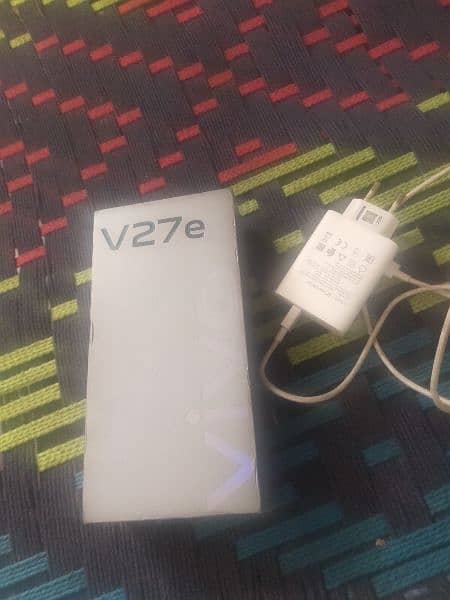 Vivo V27e 8+8/256 with complete original box charger 7