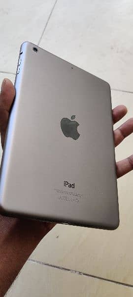 ipad mini 2 silver gray colour 16 gb 0