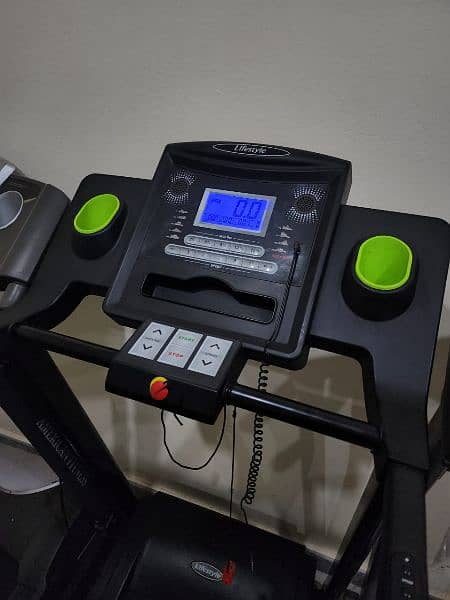 treadmils. (0309 5885468). gym cycles. spin bikes. ellapticals 1