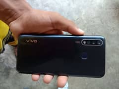 vivo y19 4/128 with box and charger