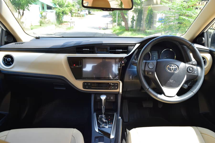 Toyota Corolla Altis 2022 grande 1.8X 9