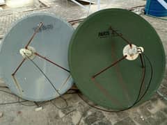 3 Dish Receiver And 4 Dish Antennas