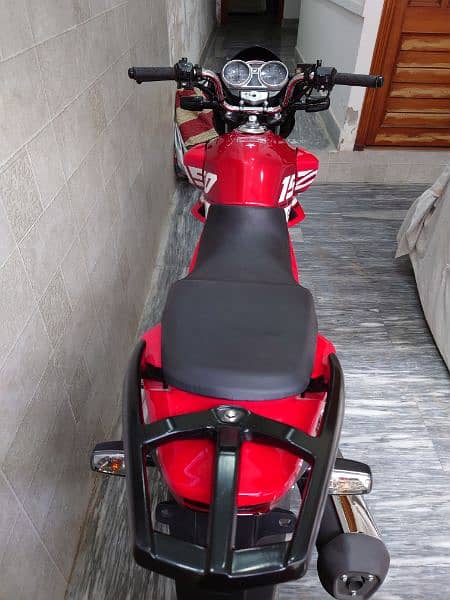 Honda CB150f Red 4